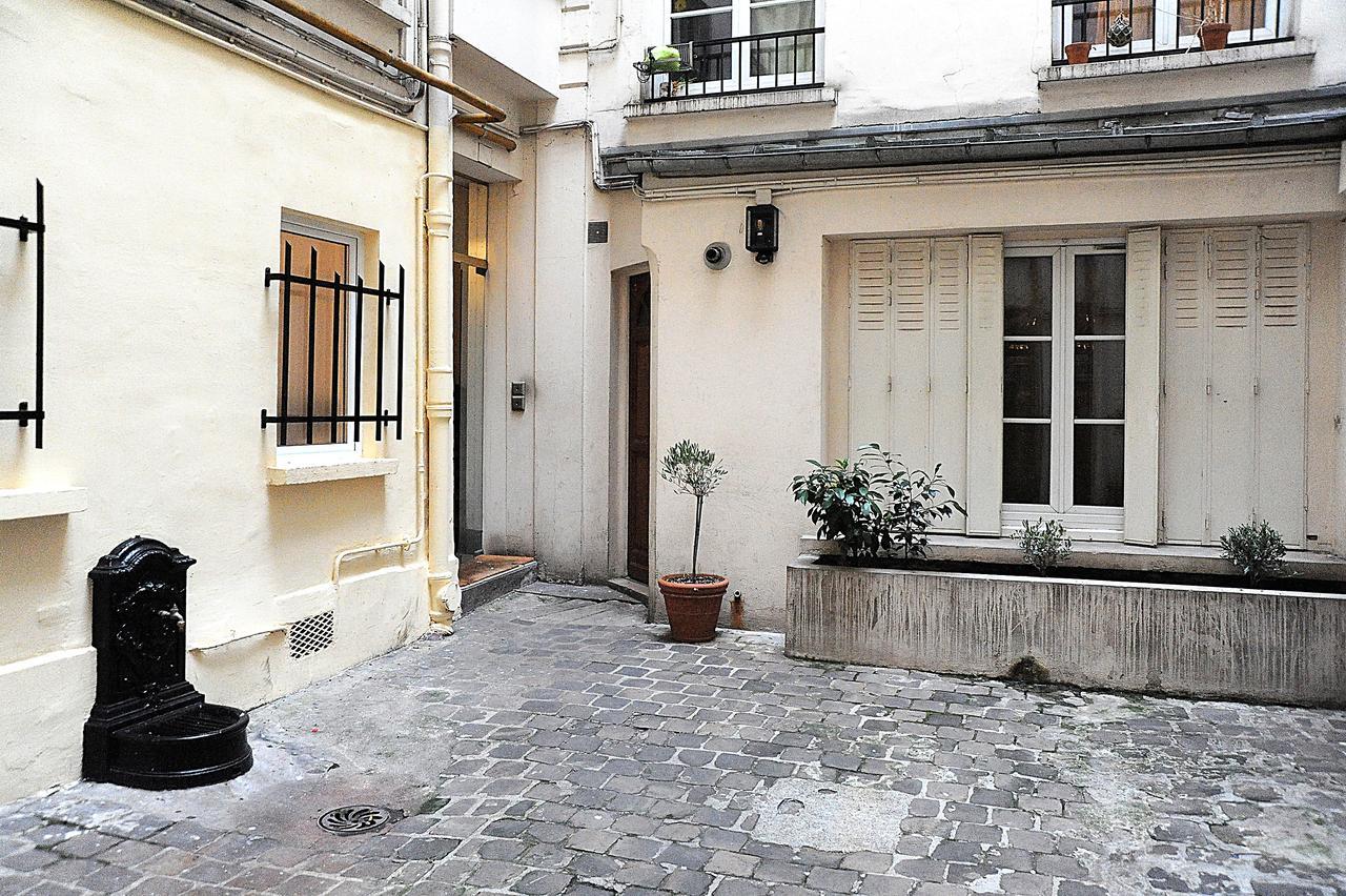 Beautiful Apartment In Historical Marais Paris Exterior foto